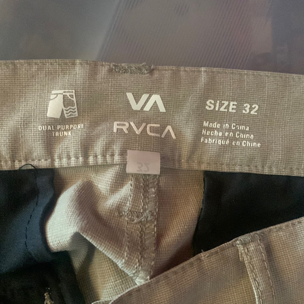 Shorts - Picture 3 of 3